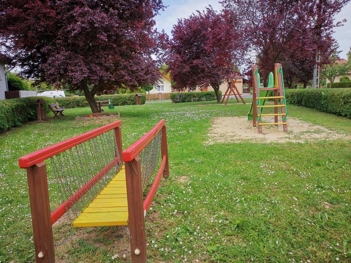 Erika Vendeghaz Centrumban Balatonkeresztúr Dış mekan fotoğraf